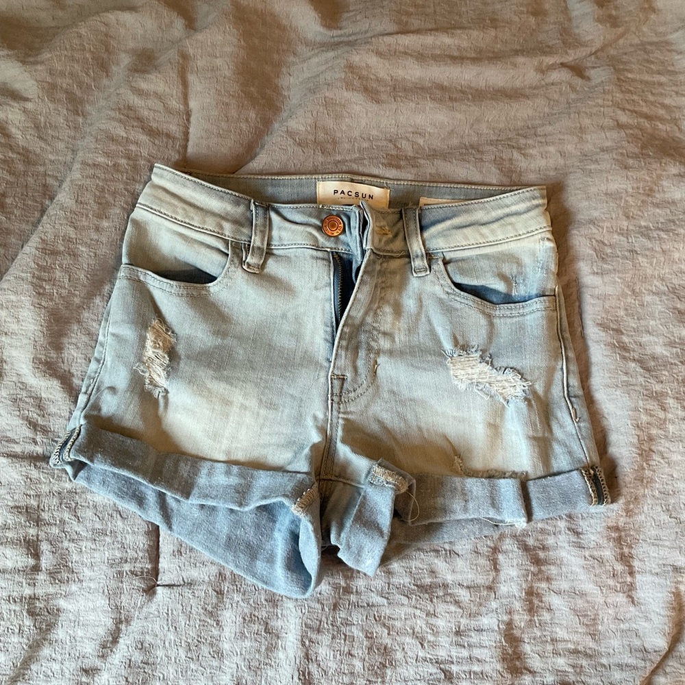 PacSun Super Stretch Shortie Light Wash Jean Shorts - Size 23